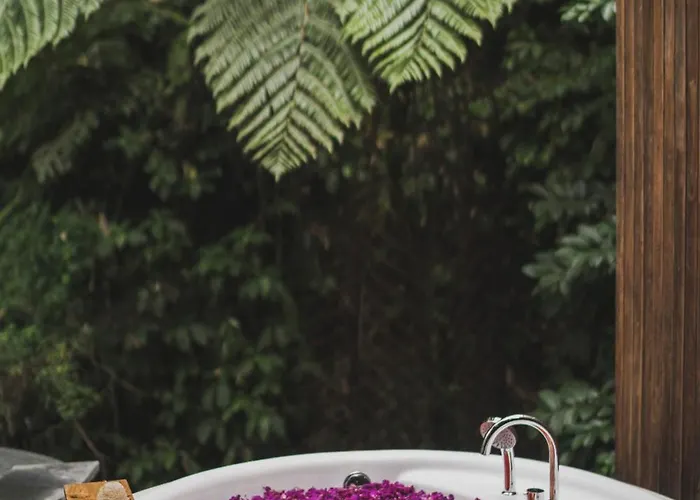 Aksari Ubud By Ini Vie Hospitality リゾート テガララン